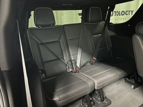 Used 2023 Chevrolet Tahoe Premier AWD/4WD image 22