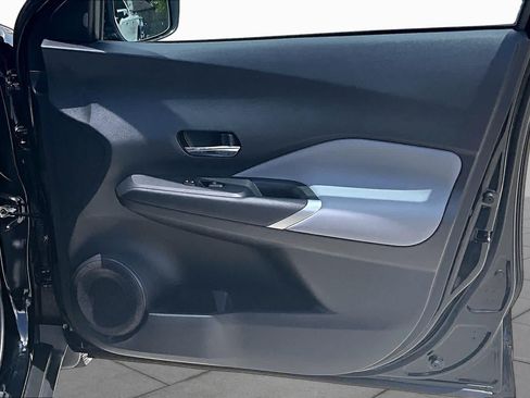 Used 2024 Nissan Kicks SR w/ SR Premium Package FWD image 21