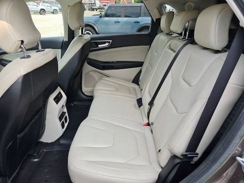 Used 2019 Ford Edge Titanium w/ Equipment Group 301A AWD/4WD image 11
