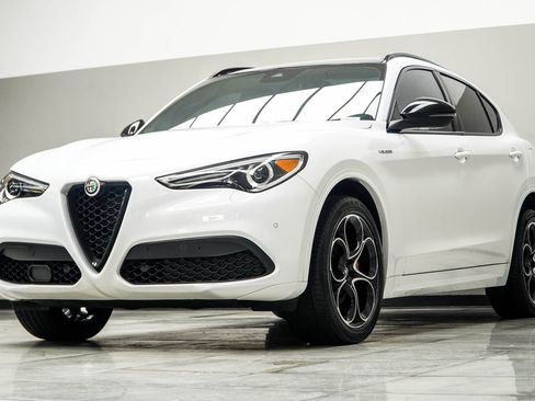 Used 2023 Alfa Romeo Stelvio Veloce image 7