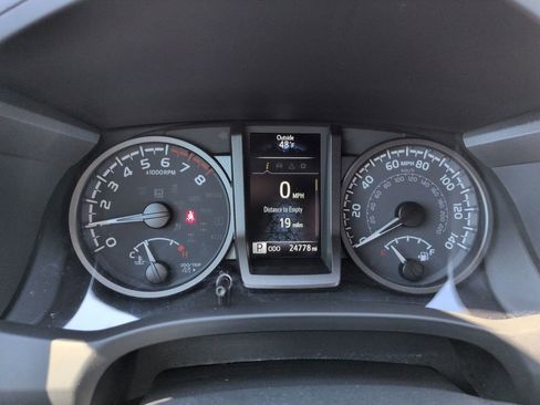 Used 2023 Toyota Tacoma TRD Off-Road image 15