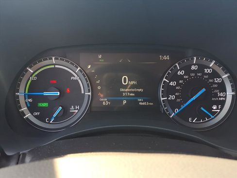 Used 2021 Toyota Highlander XLE image 4