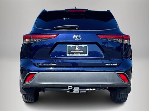 Used 2020 Toyota Highlander XLE image 6