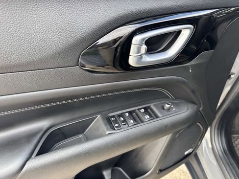 Used 2023 Jeep Compass Altitude w/ Sun and Sound Group image 36