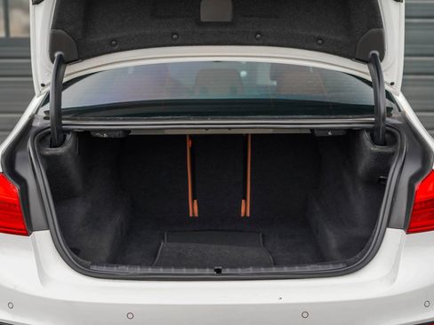 Used 2019 BMW 540i xDrive w/ M Sport Package image 33