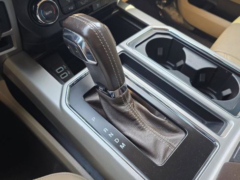 Used 2018 Ford F150 Lariat image 17