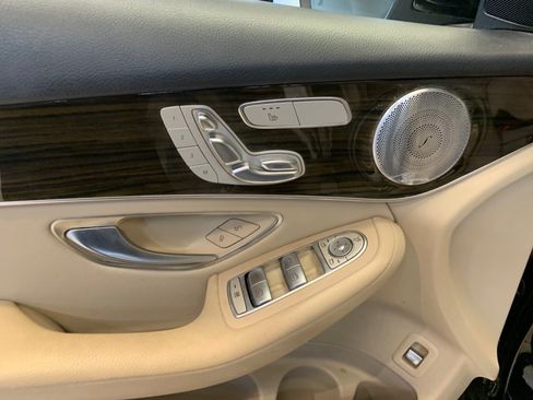 Used 2016 Mercedes-Benz GLC 300 4MATIC image 14