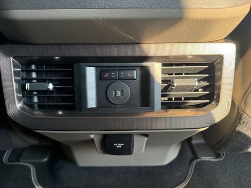 Used 2026 Ford F350 Platinum w/ Platinum Plus Package AWD/4WD image 28