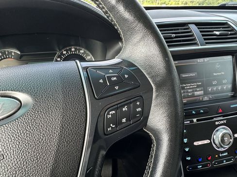 Used 2016 Ford Explorer Platinum AWD/4WD image 21