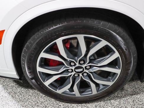 Used 2023 Cadillac XT6 Sport image 11