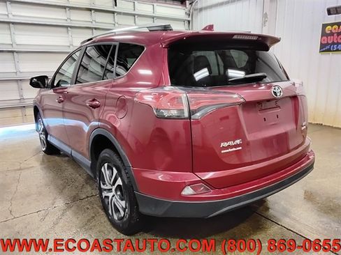 Used 2018 Toyota RAV4 LE AWD/4WD image 6