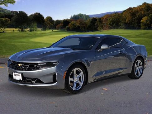 Used 2021 Chevrolet Camaro LT image 3