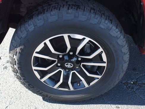Used 2020 Toyota Tacoma TRD Sport w/ Technology Package RWD image 24