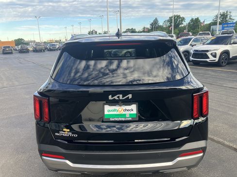 Used 2025 Kia Sorento EX FWD image 6