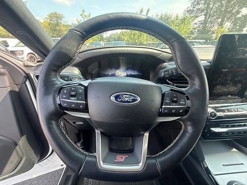 Used 2022 Ford Explorer ST w/ Equipment Group 401A AWD/4WD image 11