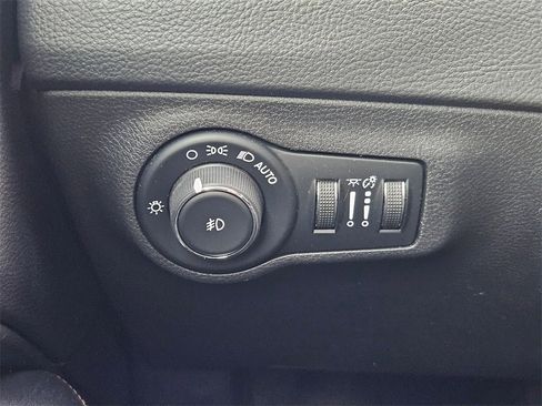 Certified 2018 Jeep Compass Limited image 20