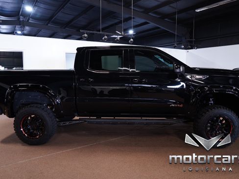 Used 2021 GMC Sierra 1500 AT4 w/ AT4 Value Package AWD/4WD image 8