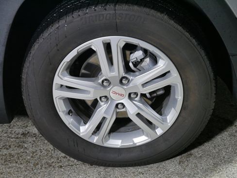 Used 2024 GMC Terrain SLE image 15