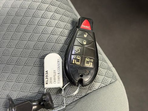 Used 2010 Chrysler Town & Country Touring FWD image 24