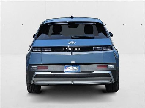 New 2025 Hyundai Ioniq 5 SE image 8