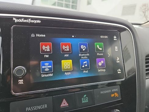 Used 2018 Mitsubishi Outlander SEL image 9
