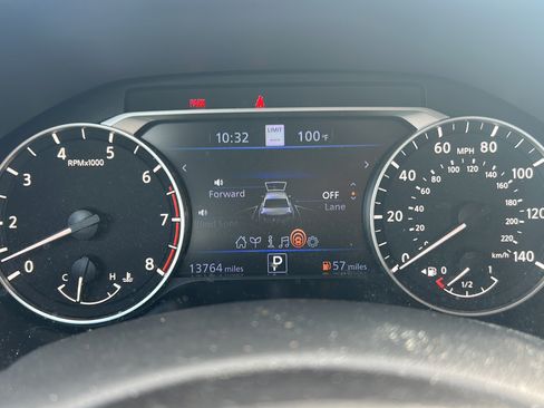 Used 2025 Nissan Altima 2.5 SV w/ SV Premium Package FWD image 22