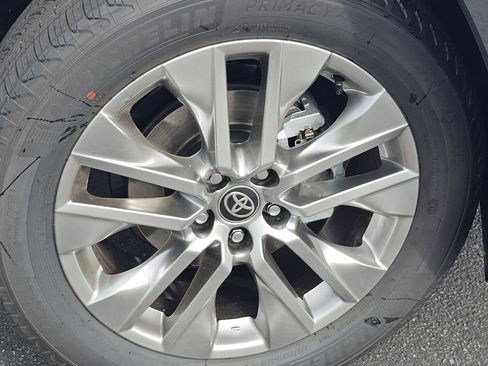 Certified 2025 Toyota RAV4 Limited w/ Advanced Technology Package image 21