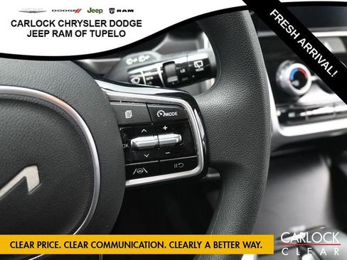 Used 2023 Kia Sorento LX image 19