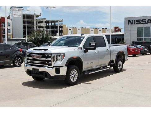 Used 2023 GMC Sierra 2500 SLE AWD/4WD image 2