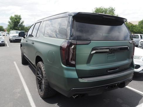 Used 2024 GMC Yukon XL Denali Ultimate AWD/4WD image 3