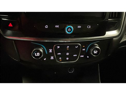 Used 2023 Chevrolet Traverse LT image 13