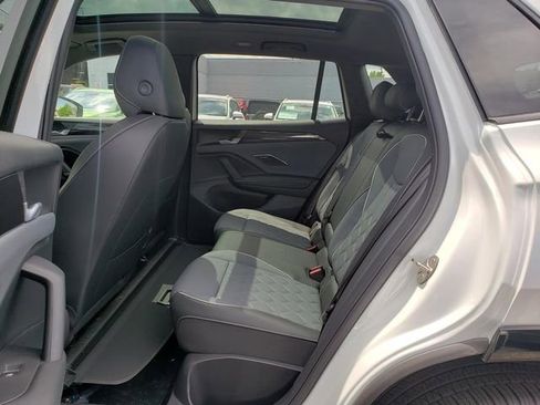 New 2026 Volkswagen Tiguan SEL R-Line AWD/4WD image 8
