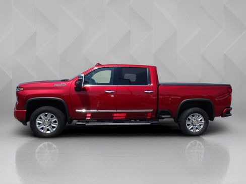 Used 2024 Chevrolet Silverado 2500 High Country w/ Technology Package AWD/4WD image 2