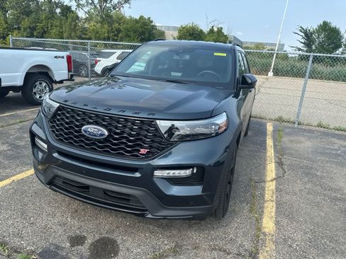 Used 2023 Ford Explorer ST w/ Equipment Group 401A AWD/4WD image 3