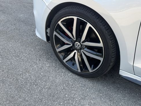 Used 2013 Volkswagen Jetta GLI Autobahn image 14