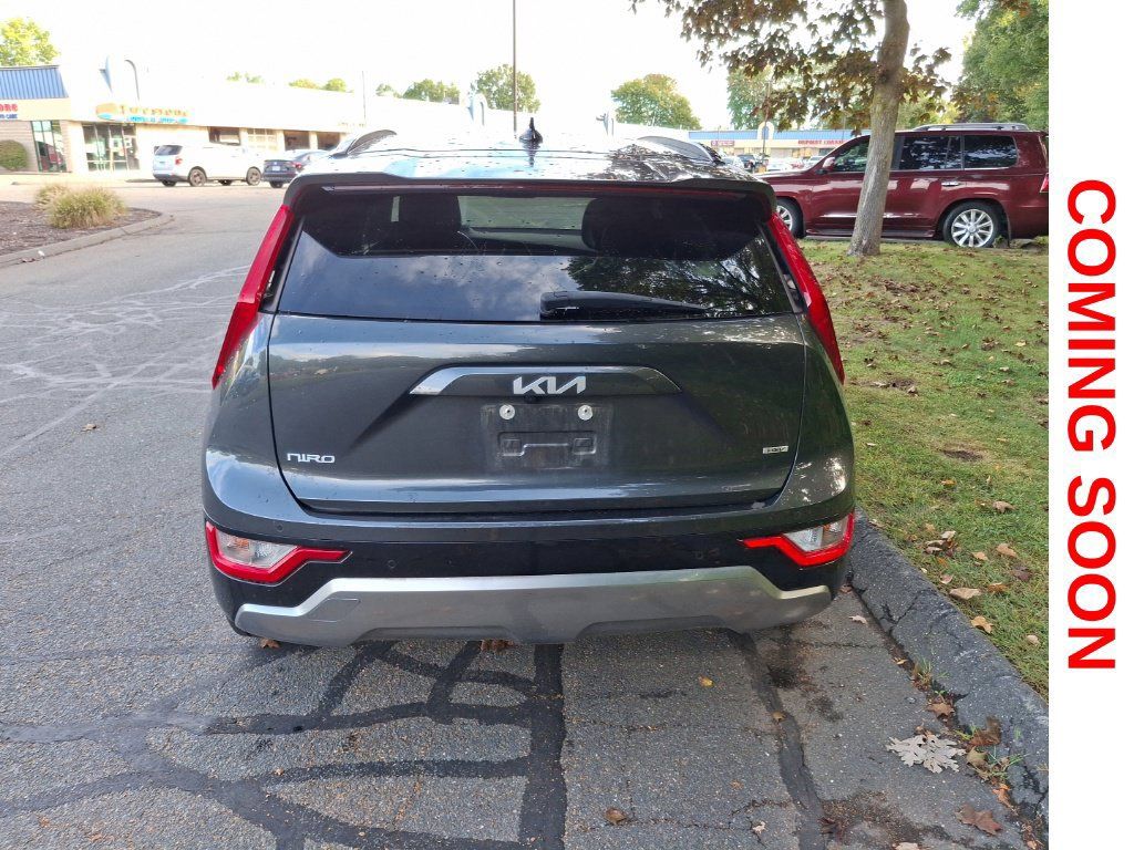 Used 2023 Kia Niro EX Touring FWD image 7