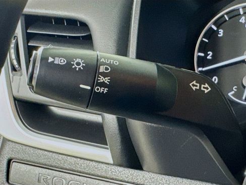 Used 2024 Nissan Rogue S FWD image 13