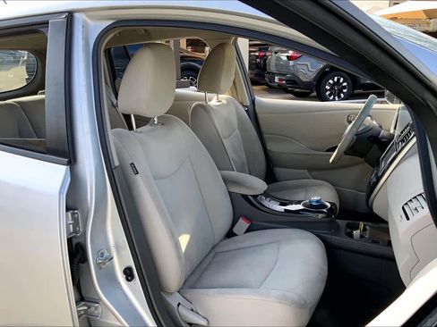Used 2012 Nissan Leaf SL image 8