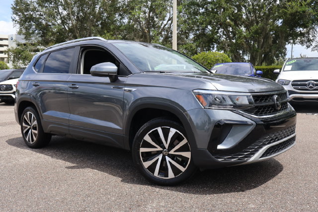 Certified 2023 Volkswagen Taos SE FWD image 1