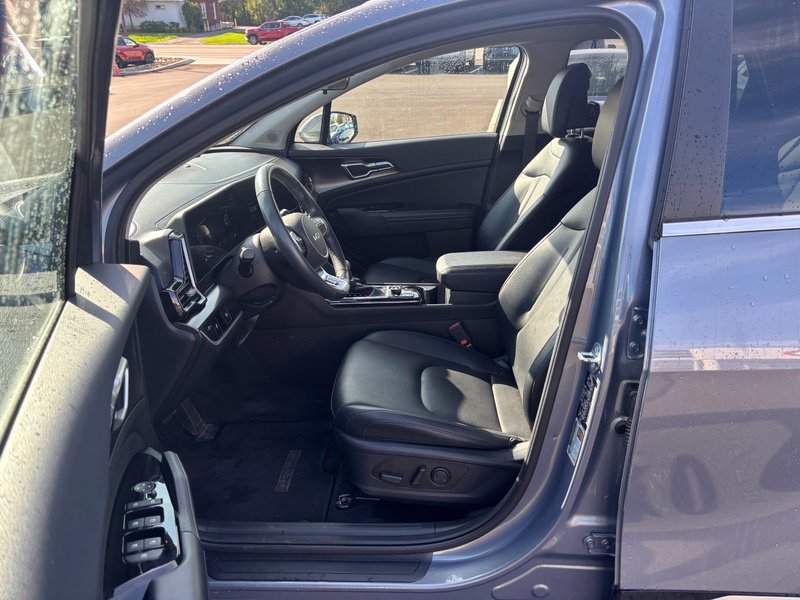 Used 2023 Kia Sportage EX FWD image 9