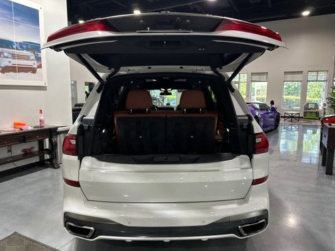 Used 2020 BMW X7 M50i w/ Dynamic Handling Package AWD/4WD image 34