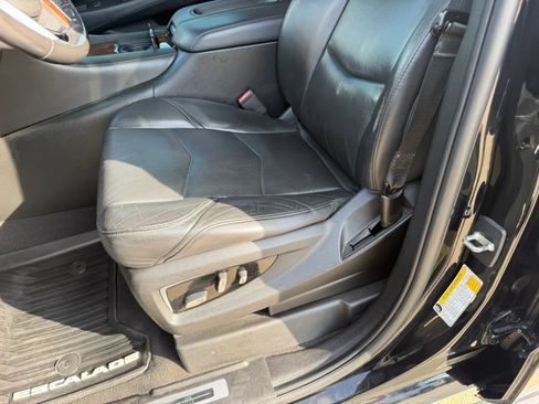 Used 2019 Cadillac Escalade Premium Luxury AWD/4WD image 95