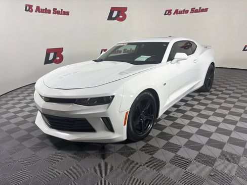 Used 2018 Chevrolet Camaro LT RWD image 1
