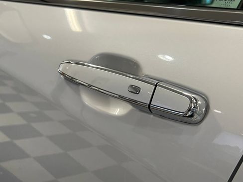Used 2018 Chevrolet Equinox Premier AWD/4WD image 6