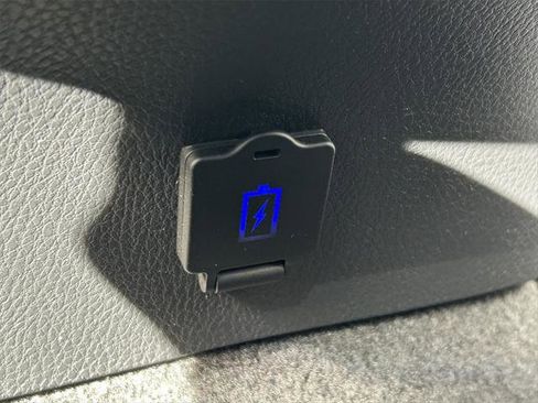 Certified 2021 Toyota Camry SE image 20