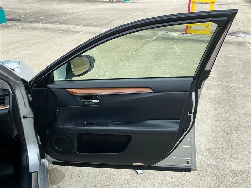 Used 2014 Lexus ES 300h w/ Luxury Package w/Bamboo Trim FWD image 33