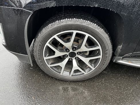 Used 2015 Cadillac Escalade Luxury image 7