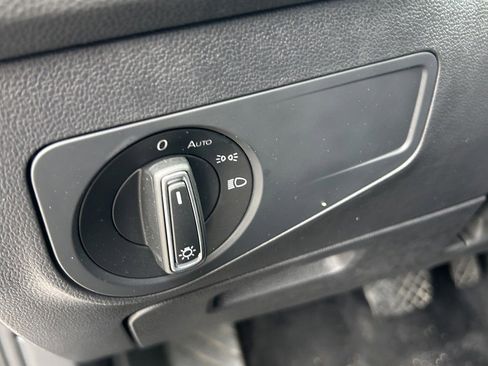 Used 2022 Volkswagen Tiguan SE AWD/4WD image 18