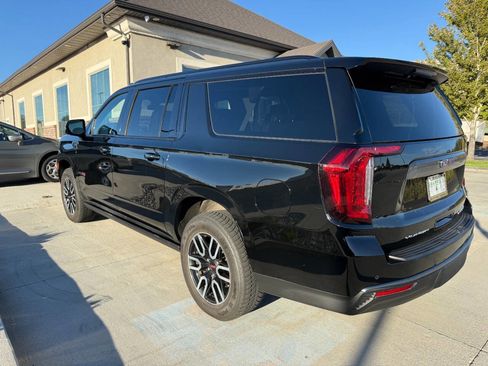 Used 2021 GMC Yukon XL AT4 w/ Technology Package image 6
