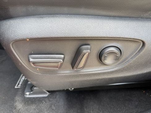 Used 2023 Toyota Highlander XSE FWD image 27